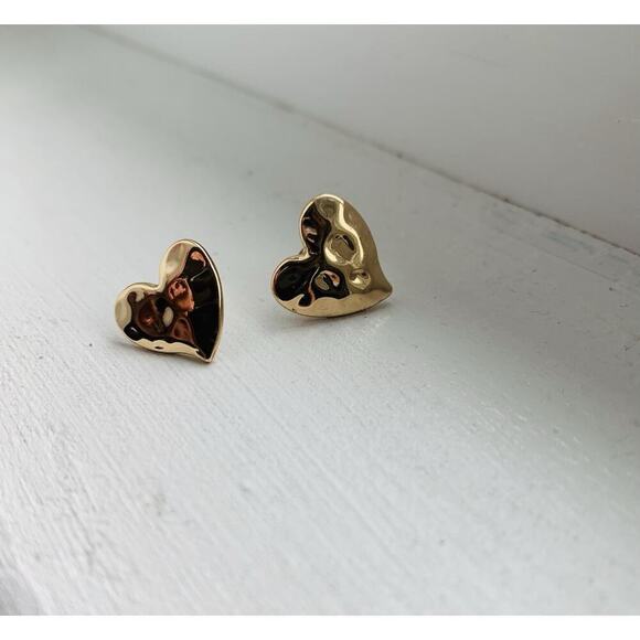 Heart of Gold Lovely Hammered Metal Puffed Heart Stud Earrings - Picture 1 of 7